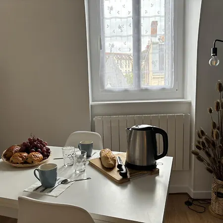 Le Lagon - - 1 - 2 Personnes *